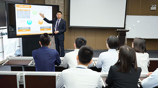 持续提高员工的合规意识，结合线下培训、线上微课、合规简报、合规资讯公众号、合规知识竞赛等形式多样的培训、宣传，培育合规文化，使员工充分了解公司和个人在贸易合规上的义务和责任，理解和贯彻合规创造价值的理念。